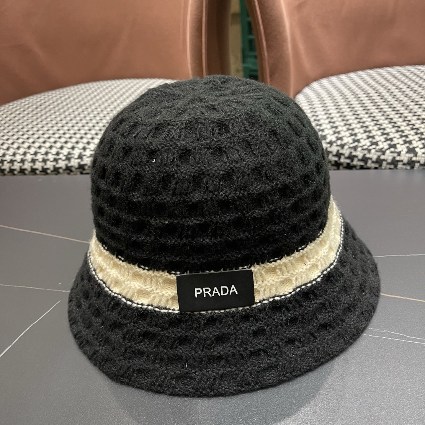 P115 Prada普拉达 日系条纹复古编织渔夫帽女夏季薄款
盆帽透气百搭显脸小水桶帽子潮