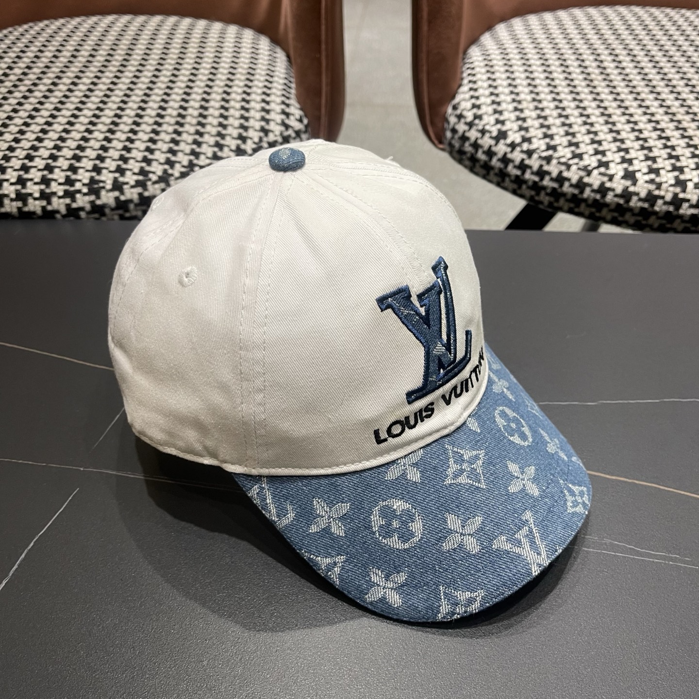 LV路易威登 韩版街头时尚棒球帽女遮阳帽百搭显脸 小鸭舌帽男ins潮牌帽子