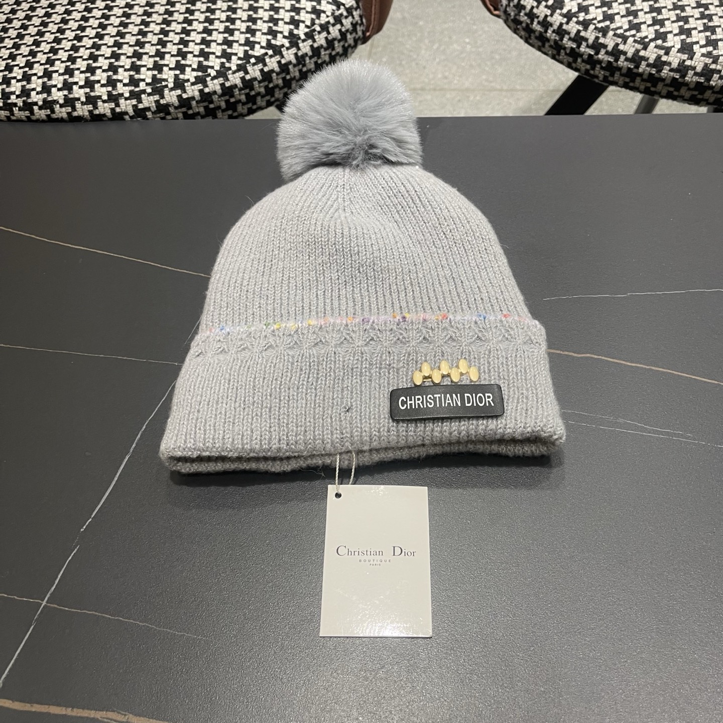 p80 迪奥Dior 帽子女冬季加绒保暖毛线帽毛球针织帽潮百搭护耳带钻冷帽