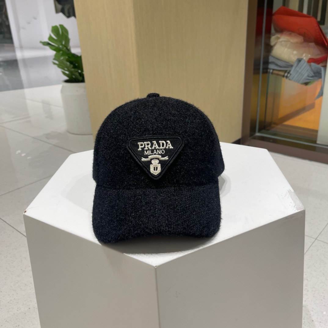 NO:670550,PRADA Prada baseball cap, new autumn and winter baseball cap, simple big brand, hurry up and get it. Hats, fisherman hats, baseball caps, knitted hats, hats, prada, prada, espadrilles, hats19860909PRADA普拉达棒球帽,秋冬新品棒球帽,简约大牌,赶紧入手哦帽子渔夫帽棒球帽针织帽,帽子,prada,prada,espadrilles,hats,hat