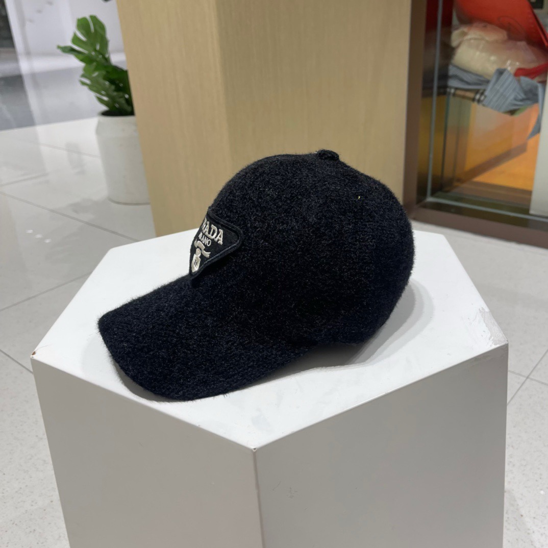 p70 pRADA普拉达棒球帽🧢，秋冬新品棒球帽，简约大牌，赶紧入手哦