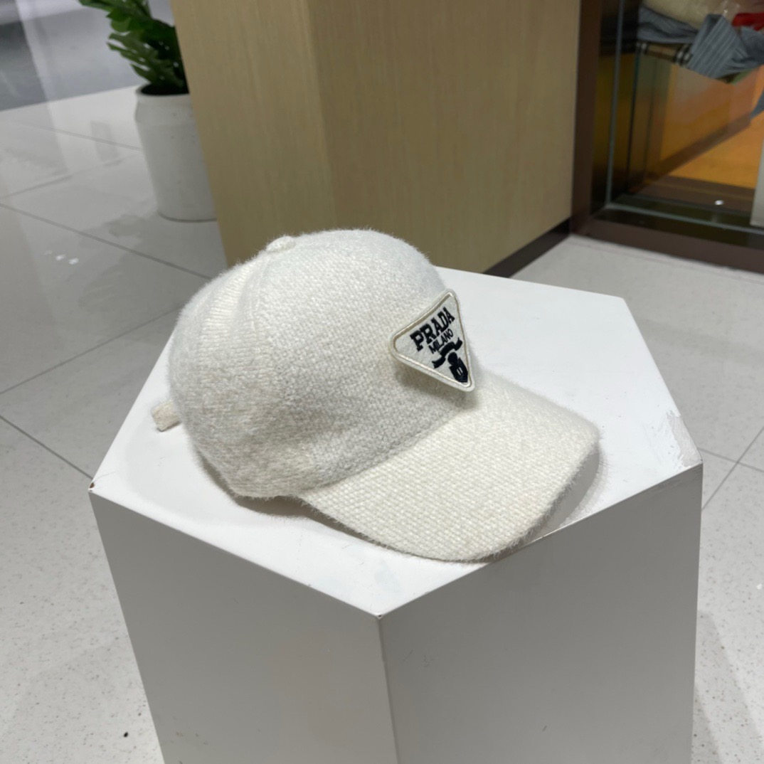 p70 pRADA普拉达棒球帽🧢，秋冬新品棒球帽，简约大牌，赶紧入手哦