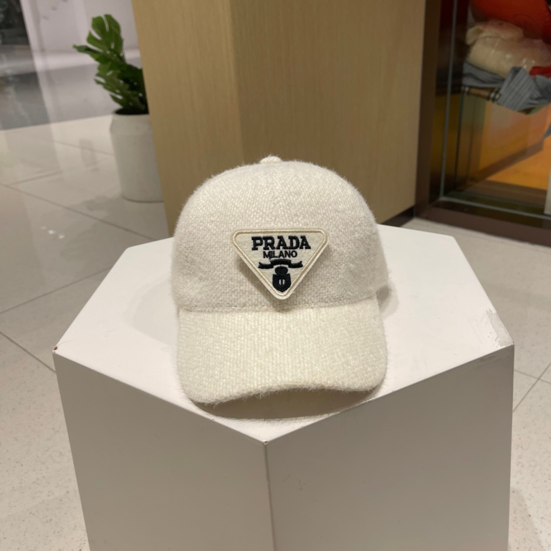 p70 pRADA普拉达棒球帽🧢，秋冬新品棒球帽，简约大牌，赶紧入手哦