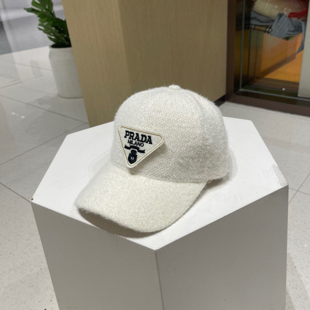 p70 pRADA普拉达棒球帽🧢，秋冬新品棒球帽，简约大牌，赶紧入手哦