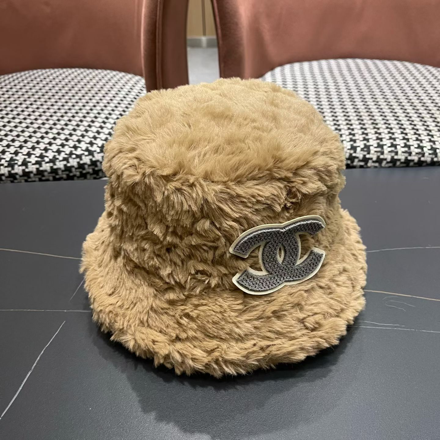 P85
Chanel香奈儿毛毛绒渔夫帽，头围57cm