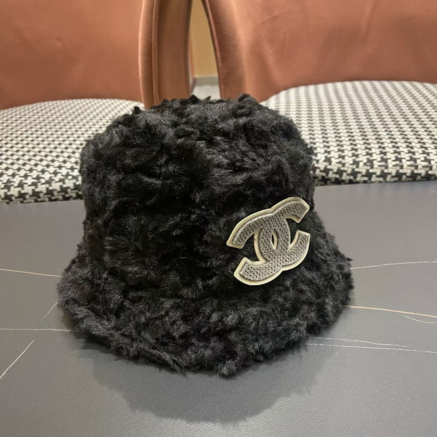 P85
Chanel香奈儿毛毛绒渔夫帽，头围57cm