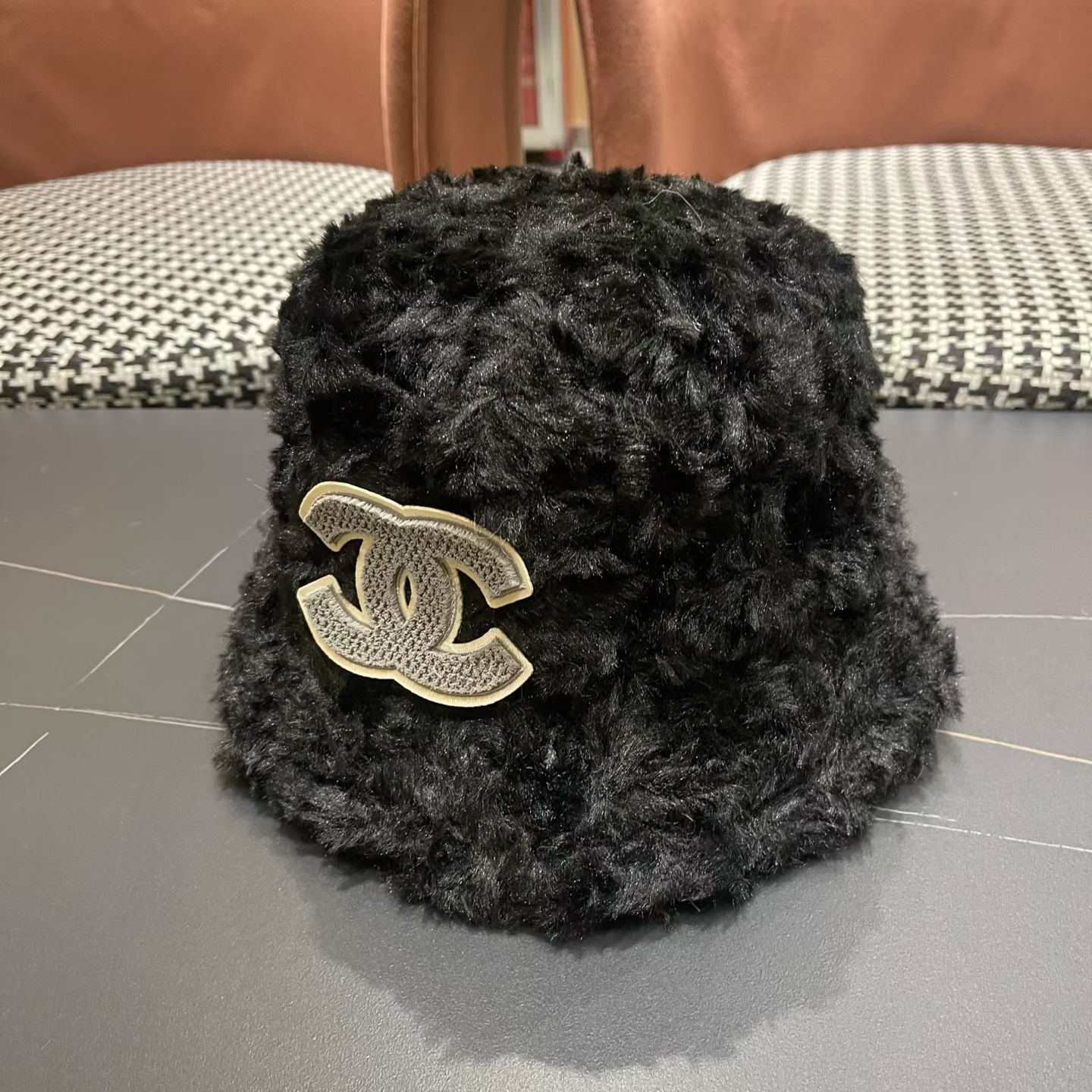 P85
Chanel香奈儿毛毛绒渔夫帽，头围57cm