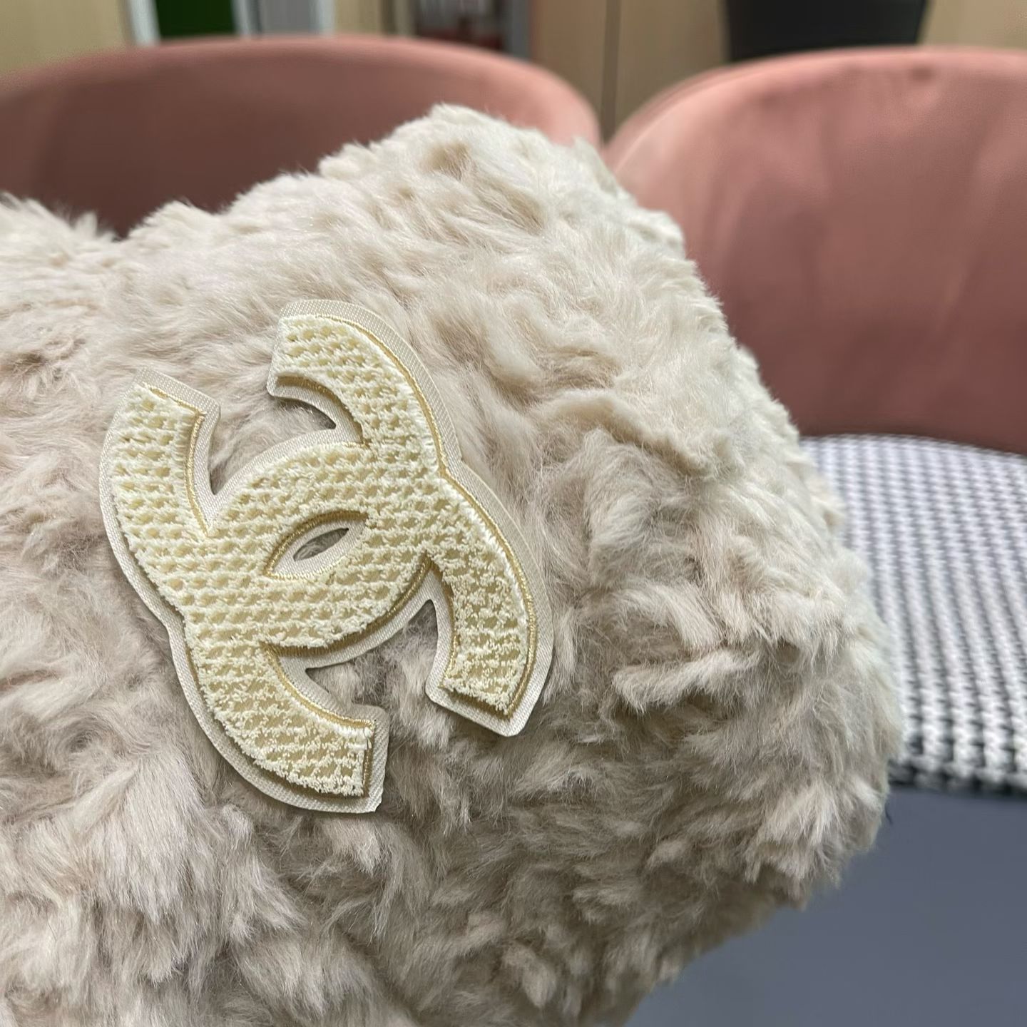 P85
Chanel香奈儿毛毛绒渔夫帽，头围57cm