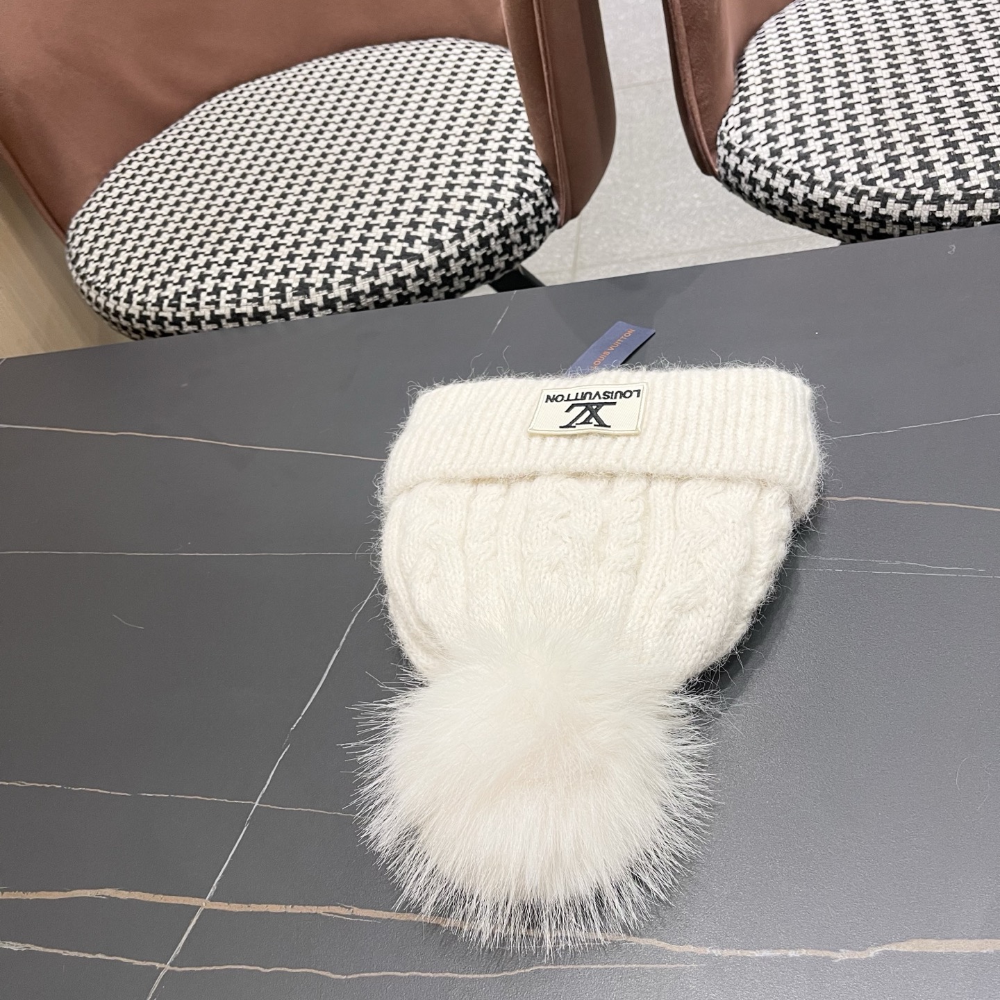 P85 Lv路易威登冬季帽子女保暖防寒带球毛线帽针织帽秋冬百搭骑车冬天月子帽时尚