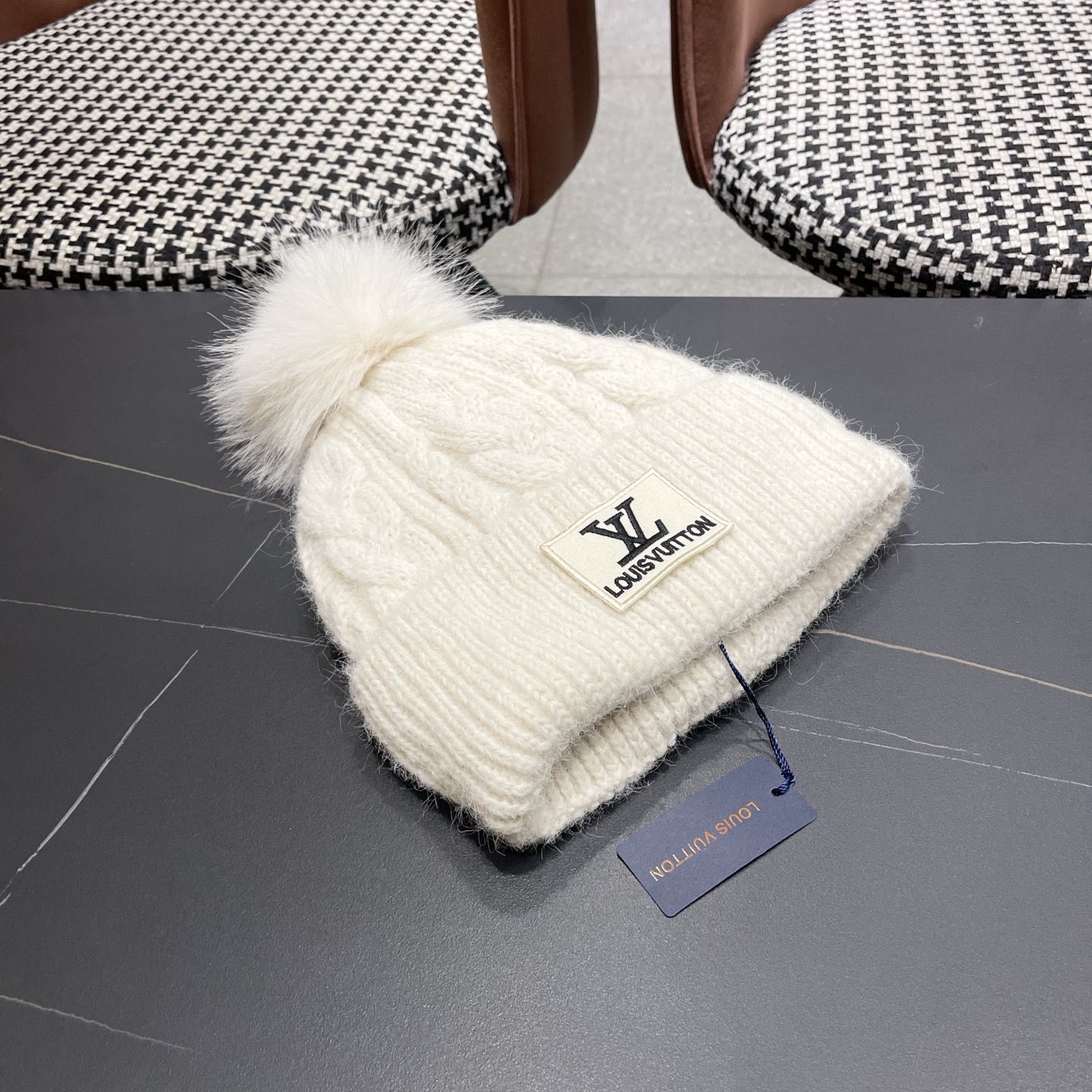 P85 Lv路易威登冬季帽子女保暖防寒带球毛线帽针织帽秋冬百搭骑车冬天月子帽时尚