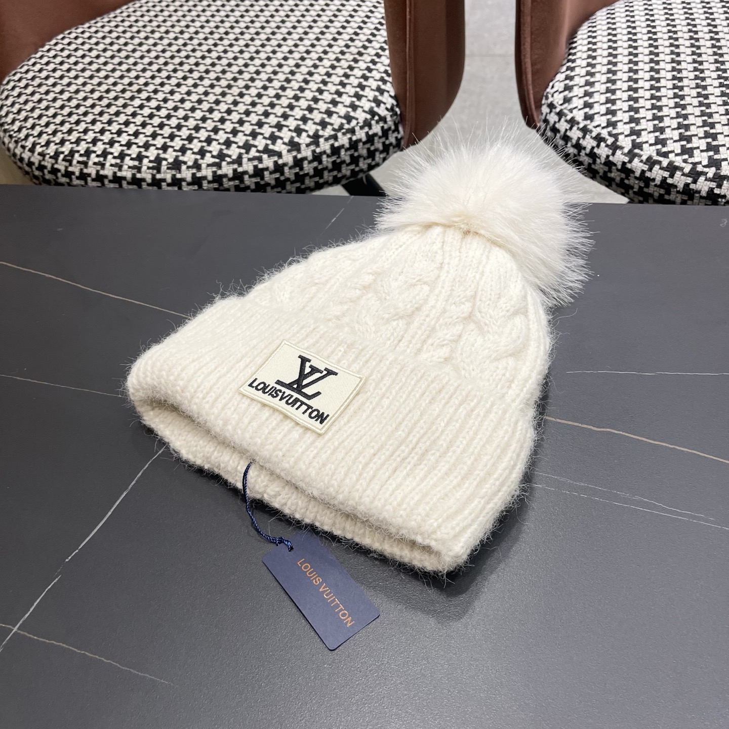 P85 Lv路易威登冬季帽子女保暖防寒带球毛线帽针织帽秋冬百搭骑车冬天月子帽时尚