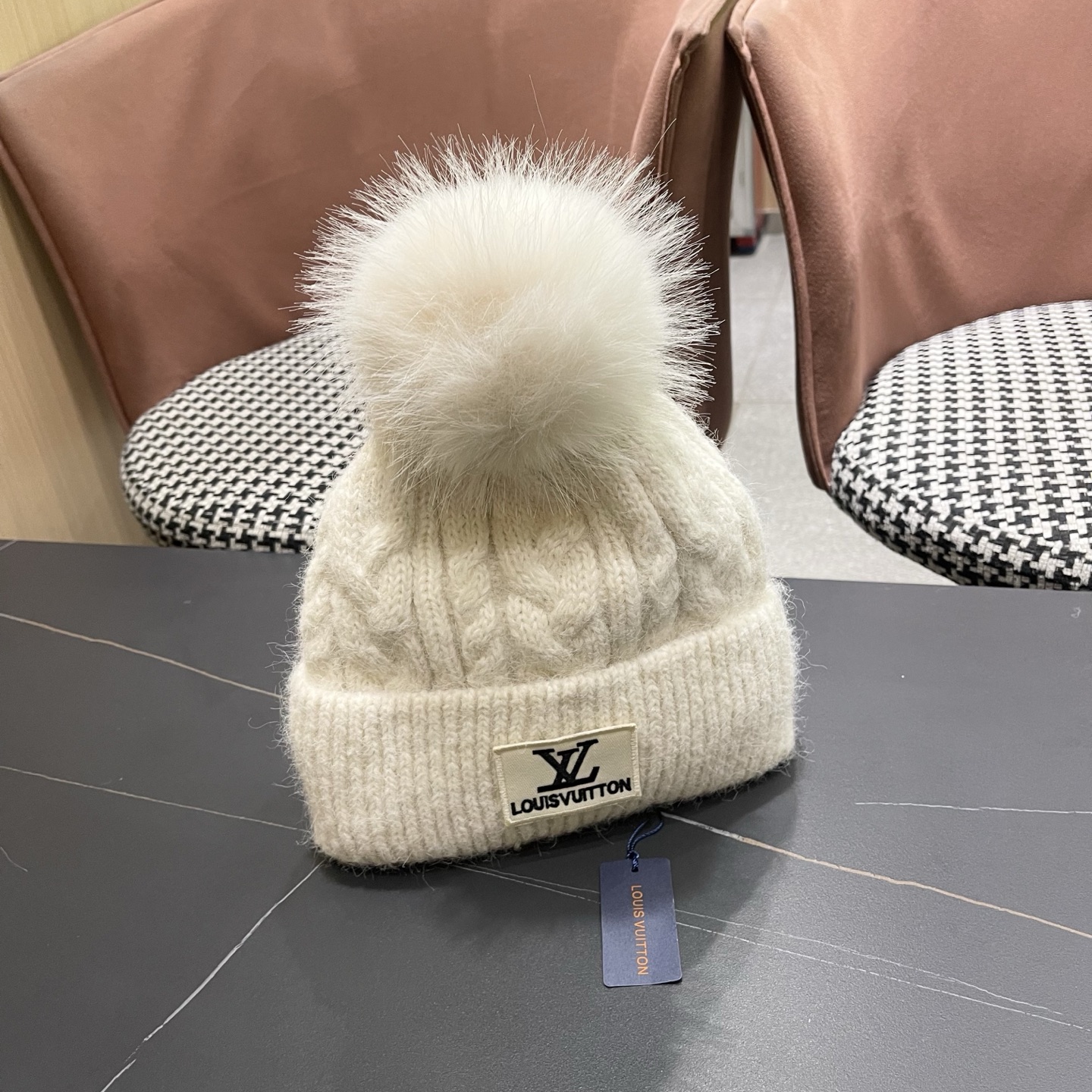 P85 Lv路易威登冬季帽子女保暖防寒带球毛线帽针织帽秋冬百搭骑车冬天月子帽时尚