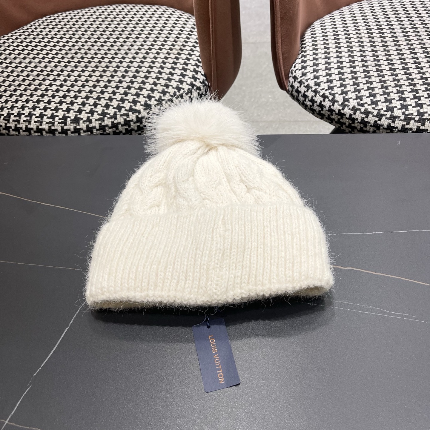 P85 Lv路易威登冬季帽子女保暖防寒带球毛线帽针织帽秋冬百搭骑车冬天月子帽时尚