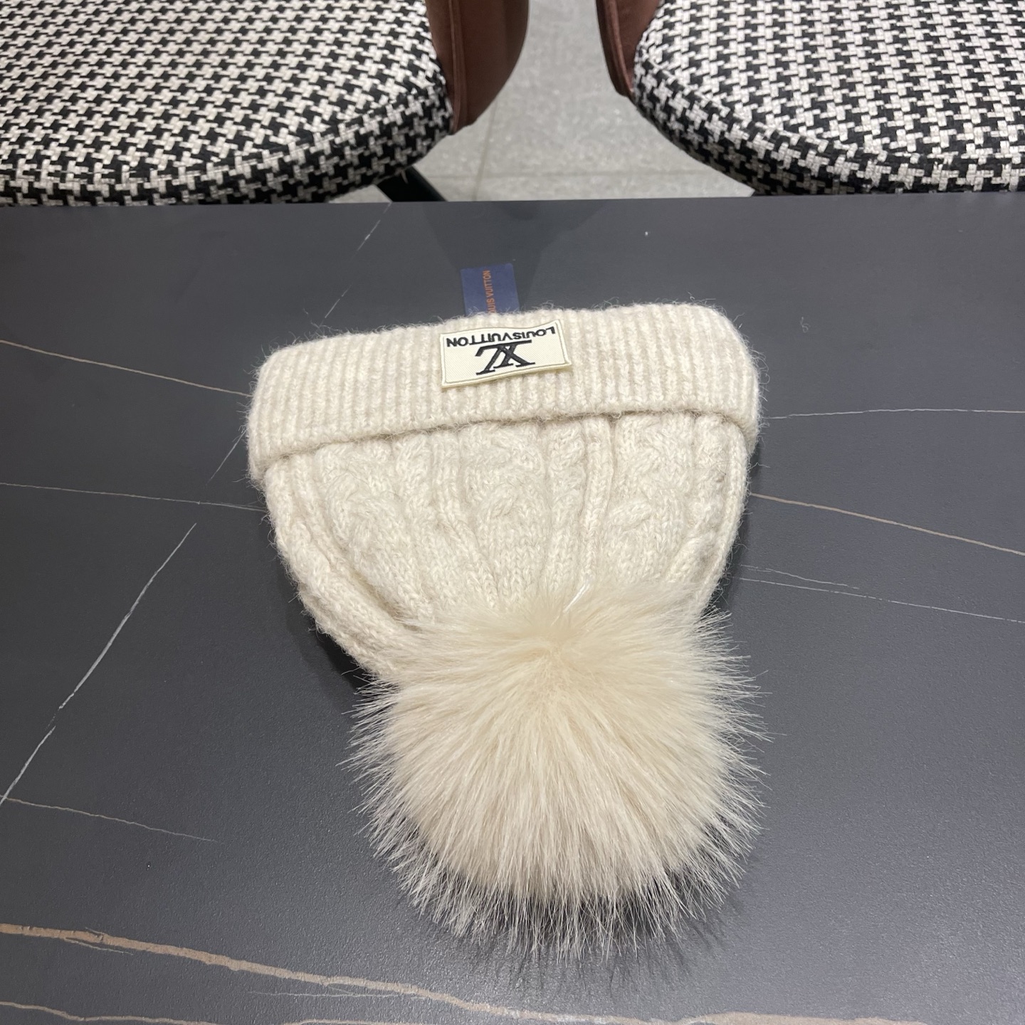 P85 Lv路易威登冬季帽子女保暖防寒带球毛线帽针织帽秋冬百搭骑车冬天月子帽时尚