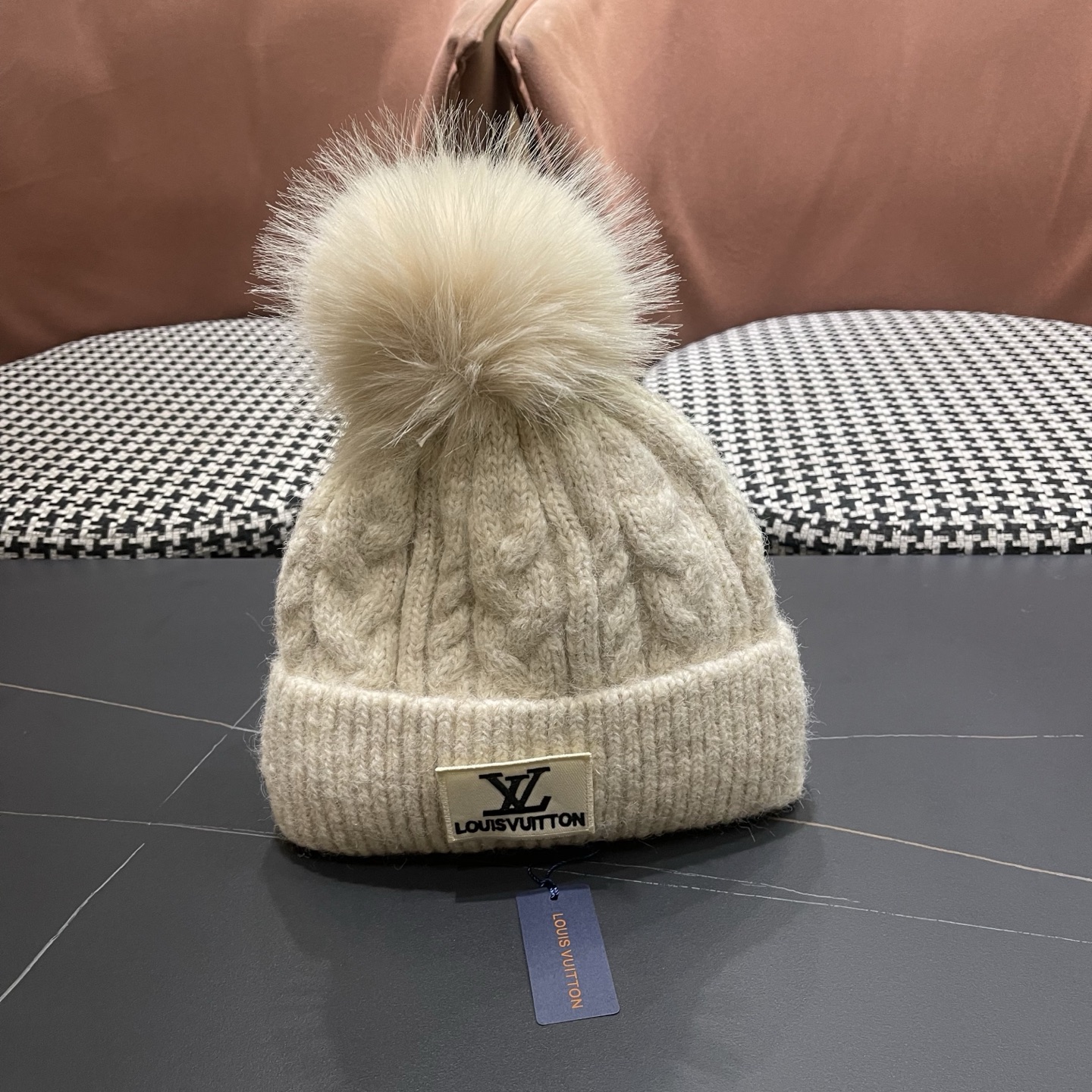 P85 Lv路易威登冬季帽子女保暖防寒带球毛线帽针织帽秋冬百搭骑车冬天月子帽时尚