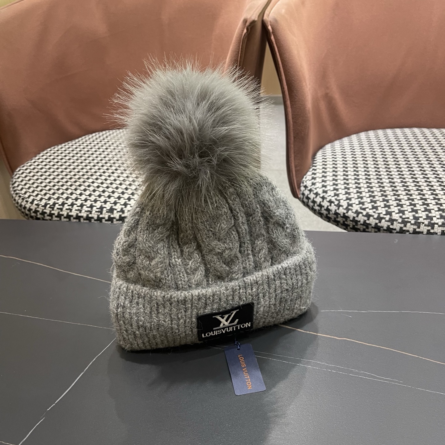 P85 Lv路易威登冬季帽子女保暖防寒带球毛线帽针织帽秋冬百搭骑车冬天月子帽时尚