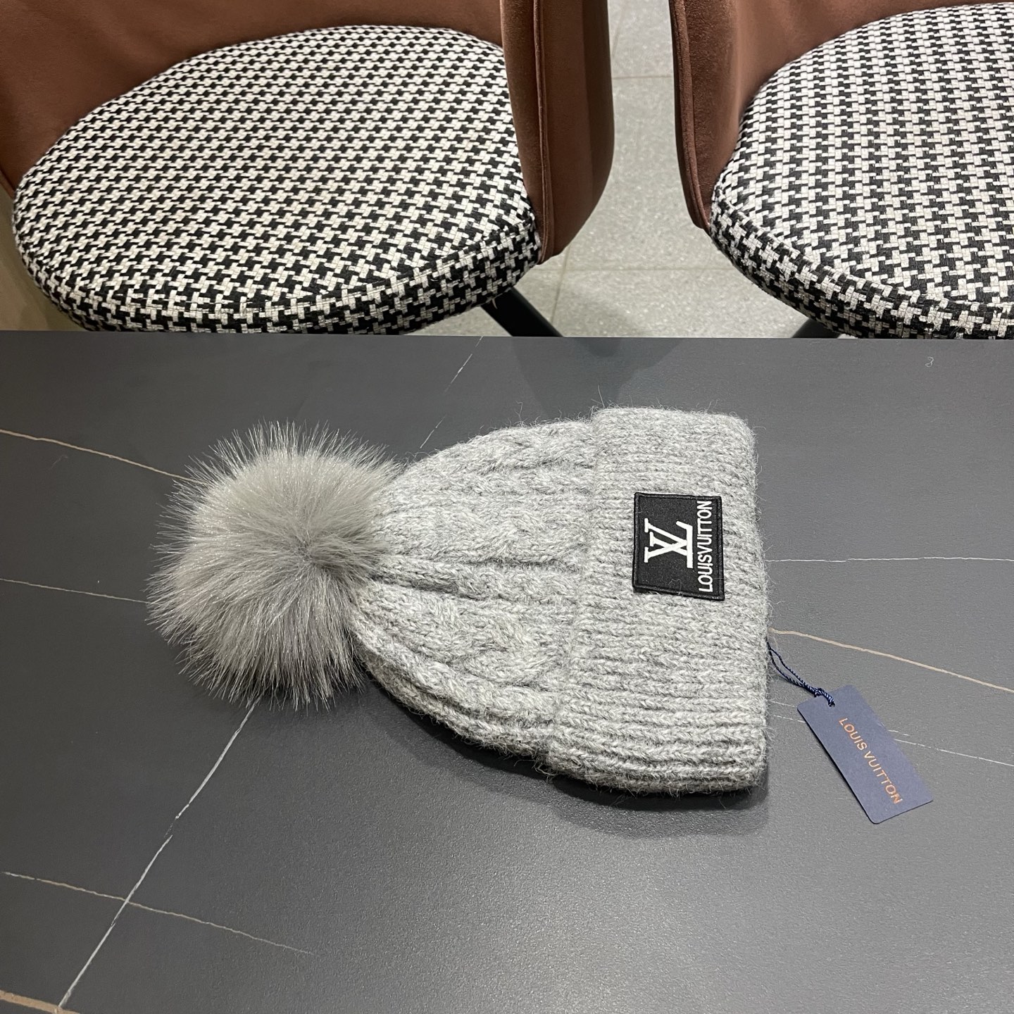 P85 Lv路易威登冬季帽子女保暖防寒带球毛线帽针织帽秋冬百搭骑车冬天月子帽时尚