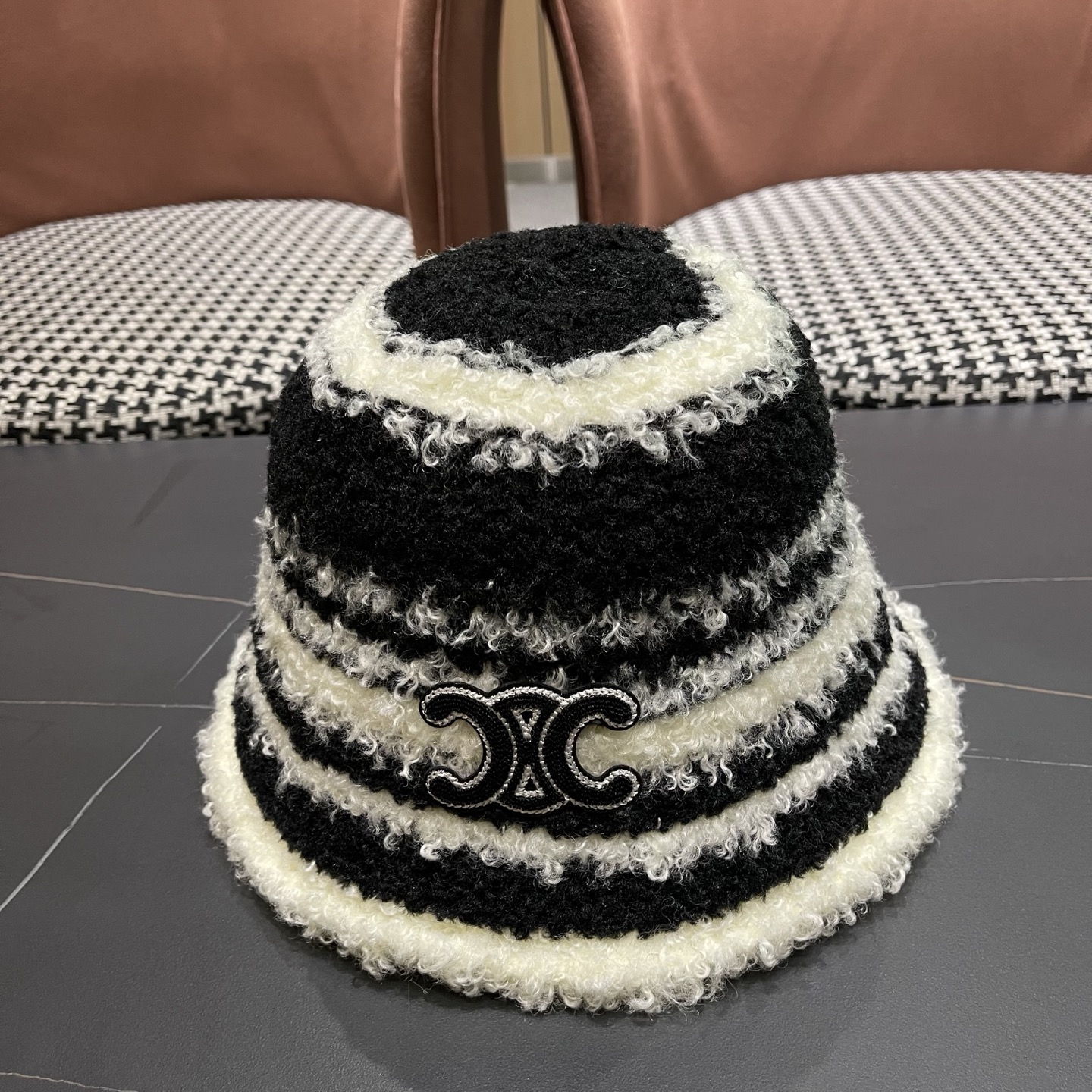 NO:670510,Celine* basin hat women's bucket hat hot new autumn and winter hat bucket hat winter hat bucket hat baseball cap knitted hat, hat, celine, celine, espadrilles, hats19860909Celine 赛琳*盆帽女款水桶帽年爆款新款 秋冬季帽子渔夫帽冬款 帽子渔夫帽棒球帽针织帽,帽子,celine,celine,espadrilles,hats,hat