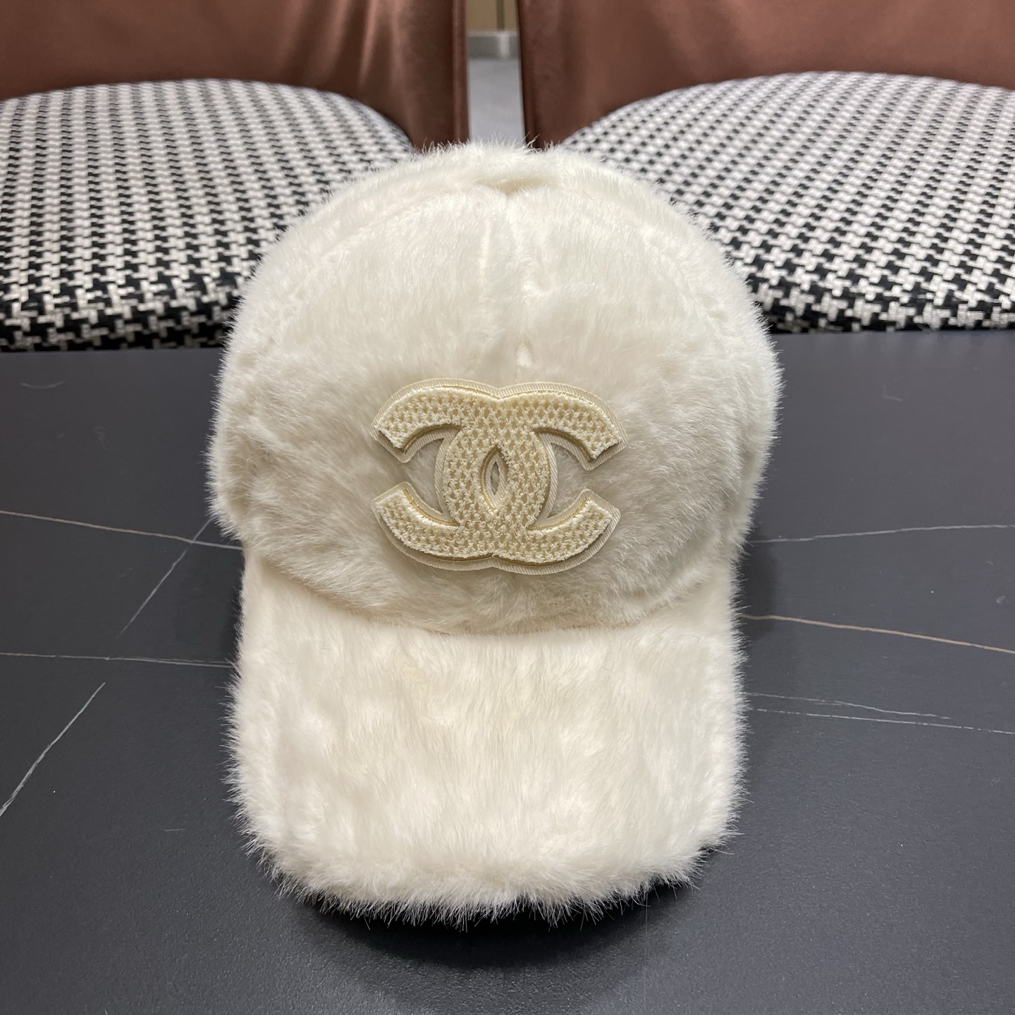 NO:670542,[CHANEL Chanel] New autumn and winter small fragrance style baseball cap, plush and very comfortable, the big brand model is super easy to match, a hat that you can wear with your eyes closed, fisherman hat, baseball cap, knitted hat, hat, chanel, chanel, espadrilles, hats19860909【CHANEL香奈儿】新款秋冬小香风款棒球帽,毛绒绒的非常舒服 大牌款超好搭配,闭眼入的一款帽子渔夫帽棒球帽针织帽,帽子,chanel,chanel,espadrilles,hats,hat