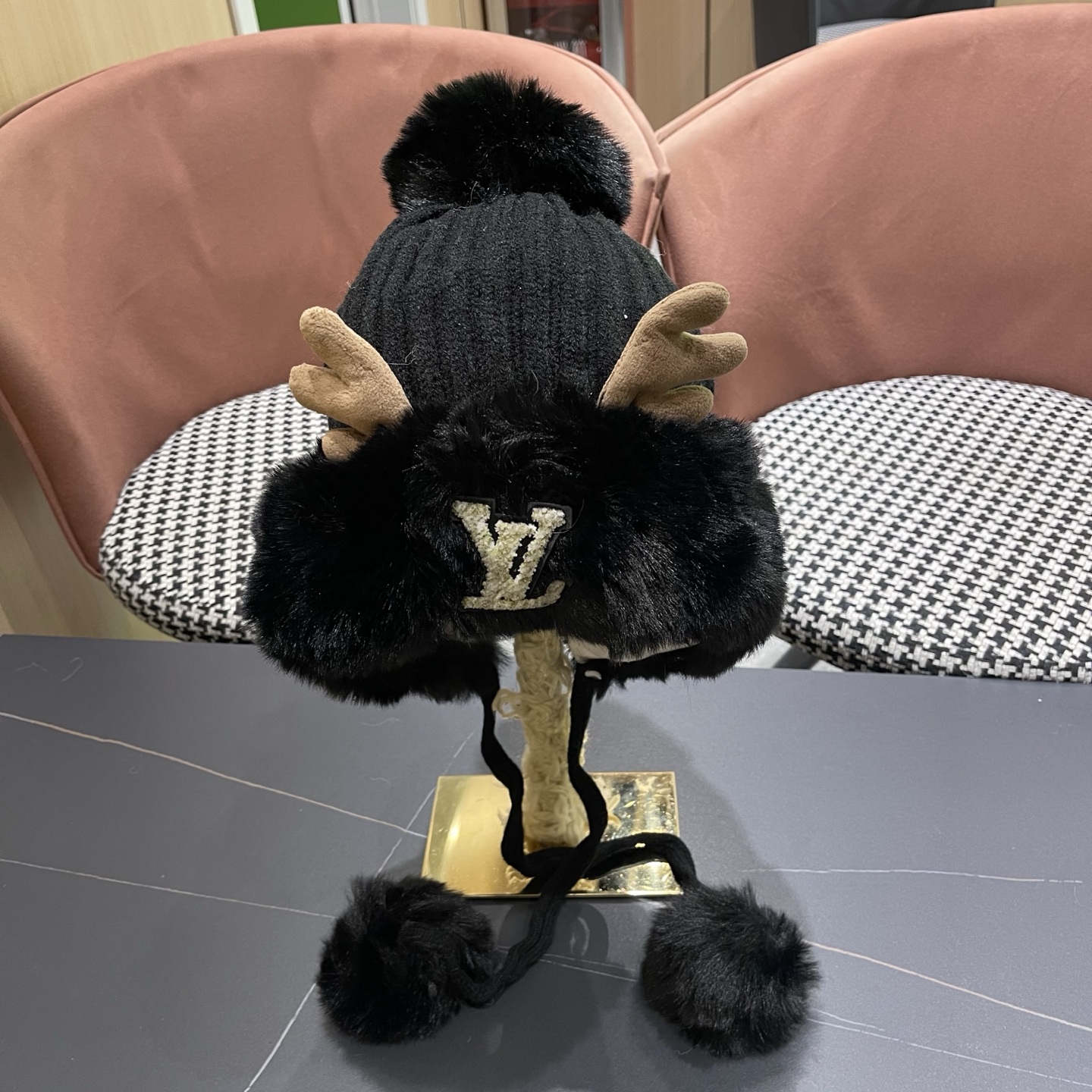 NO:670536,Lv Louis Vuitton deer antler knitted ear protection hat for women in winter Internet celebrity warm hat Lei Feng hat fisherman hat baseball cap knitted hat, hat, louis vuitton, louis vuitton, espadrilles, hats19860909Lv路易威登鹿角针织护耳帽女冬天网红保暖帽子雷锋帽帽子渔夫帽棒球帽针织帽,帽子,louis vuitton,louis vuitton,espadrilles,hats,hat