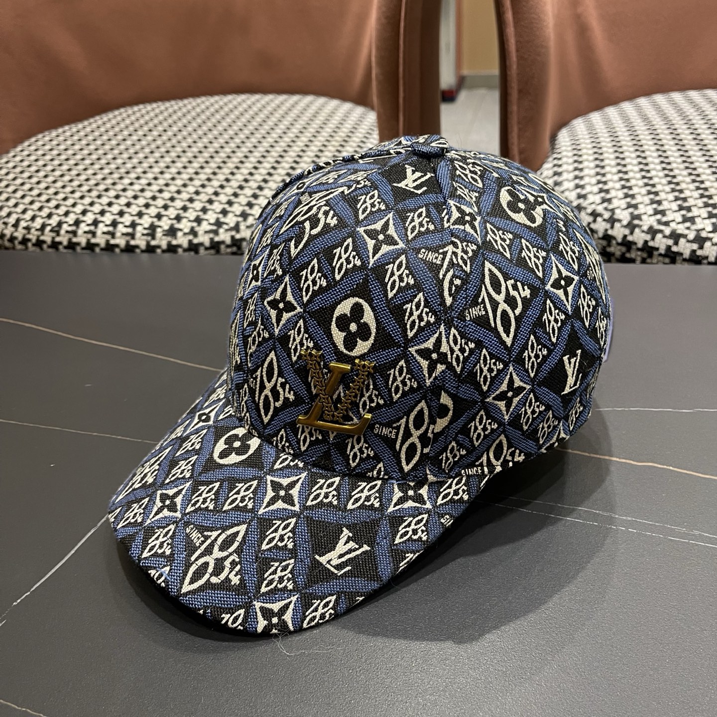 NO:670555,LV Louis Vuitton official website high version shipping, classic baseball cap, very classic classic, popular retro beauty, usable in all seasons, a must-have when going out, very revealing little LV Louis Vuitton official website high-version shipping, classic baseball cap, very classic classic, popular retro beauty, available in all seasons, a must-have when going out, very revealing small hat fisherman hat baseball cap knitted hat, hat, louis vuitton, louis vuitton, espadrilles, hats19860909LV路易威登 官网高版出货,经典棒球帽,非常经典的经典,流行的复古美,四季可用,出门必备,非常显脸小LV路易威登 官网高版出货,经典棒球帽,非常经典的经典,流行的复古美,四季可用,出门必备,非常显脸小帽子渔夫帽棒球帽针织帽,帽子,louis vuitton,louis vuitton,espadrilles,hats,hat