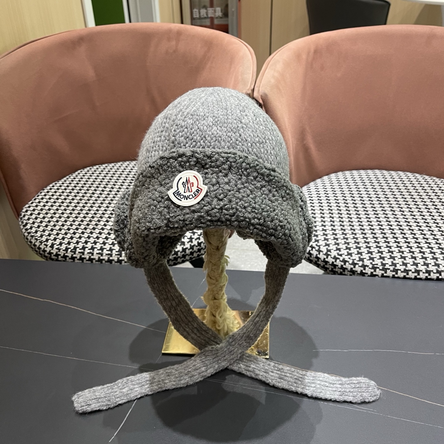 p85 蒙口Moncler 韩版毛绒护耳帽子女秋冬绑带针织保暖耳机帽可爱显脸小雷锋帽防寒