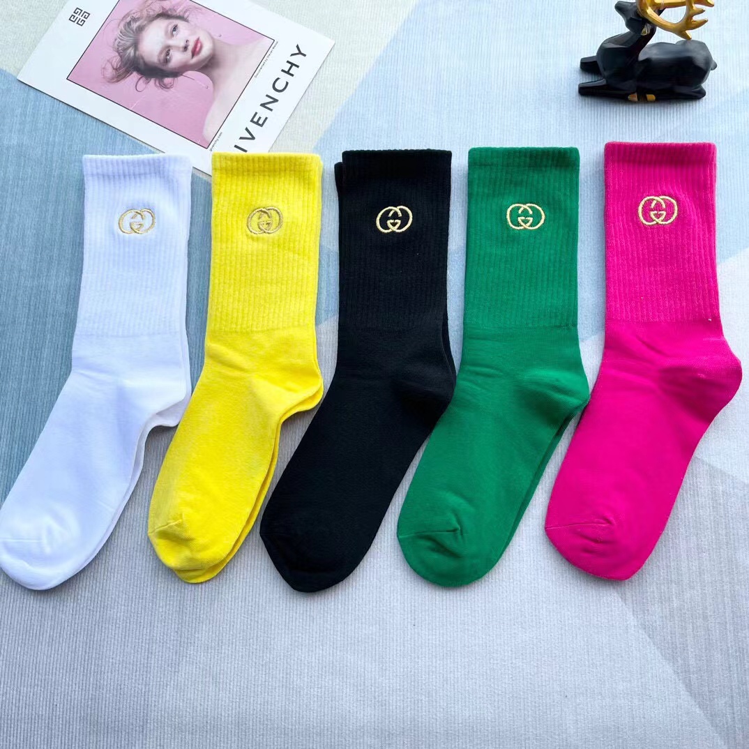 p65 配包装【一盒五双】✨GUCCI 古奇 🔥专柜同款字母 男女款刺绣高筒袜子❗️专柜同步上新,超柔软舒适,专柜爆款GG系列超火爆小单品,大牌出街,潮人必备🔥超好搭❗️
