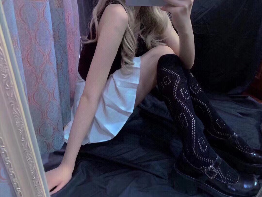 古奇Gucci 2025网眼镂空字母菱形格欧美走秀小腿袜复古网红ins潮牌女