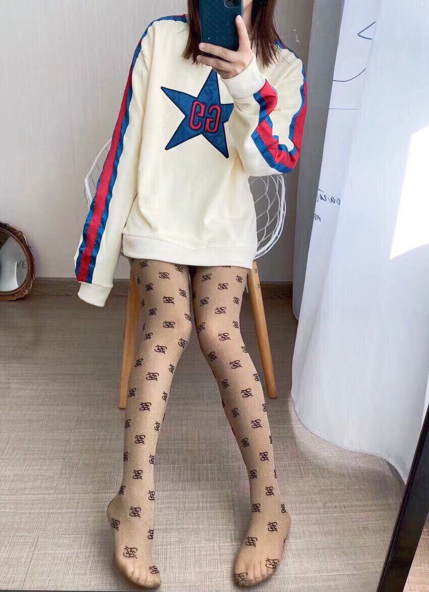 配包装【一盒一双】🌟火爆欧美芬迪FENDI丝袜，💗波浪F植绒金线连裤袜 打底裤效果的哦。光腿季节过渡必备