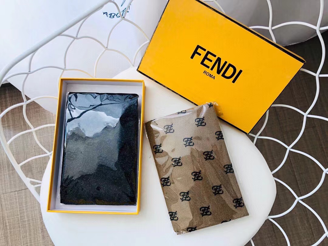 配包装【一盒一双】🌟火爆欧美芬迪FENDI丝袜，💗波浪F植绒金线连裤袜 打底裤效果的哦。光腿季节过渡必备