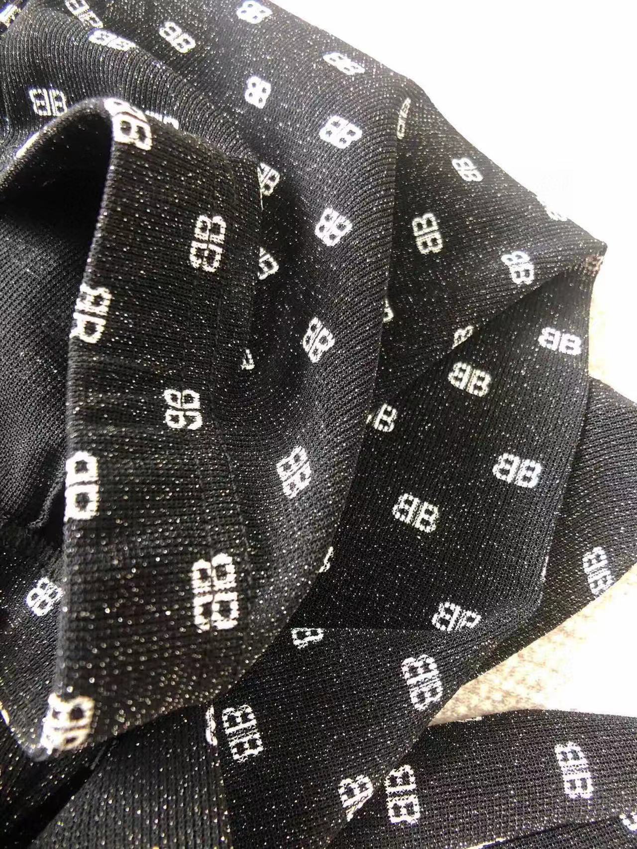 巴黎世家🔥金线网纱连裤袜。背后是有立体拼接线的小BB巴黎世家。