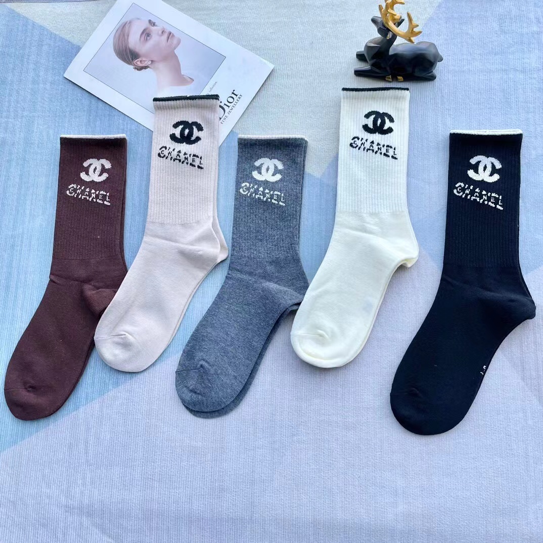 Chanel（香奈儿）新款中长款堆堆袜袜子！一五双，专柜同步筒袜袜子，💛大牌出街，潮人必备🔥超好搭