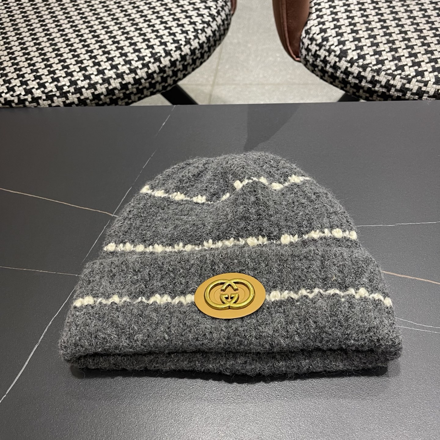 p75 古奇GUCCI 新款条纹圆标针织毛线帽女秋冬保暖加大护耳百搭防风防寒包头帽潮