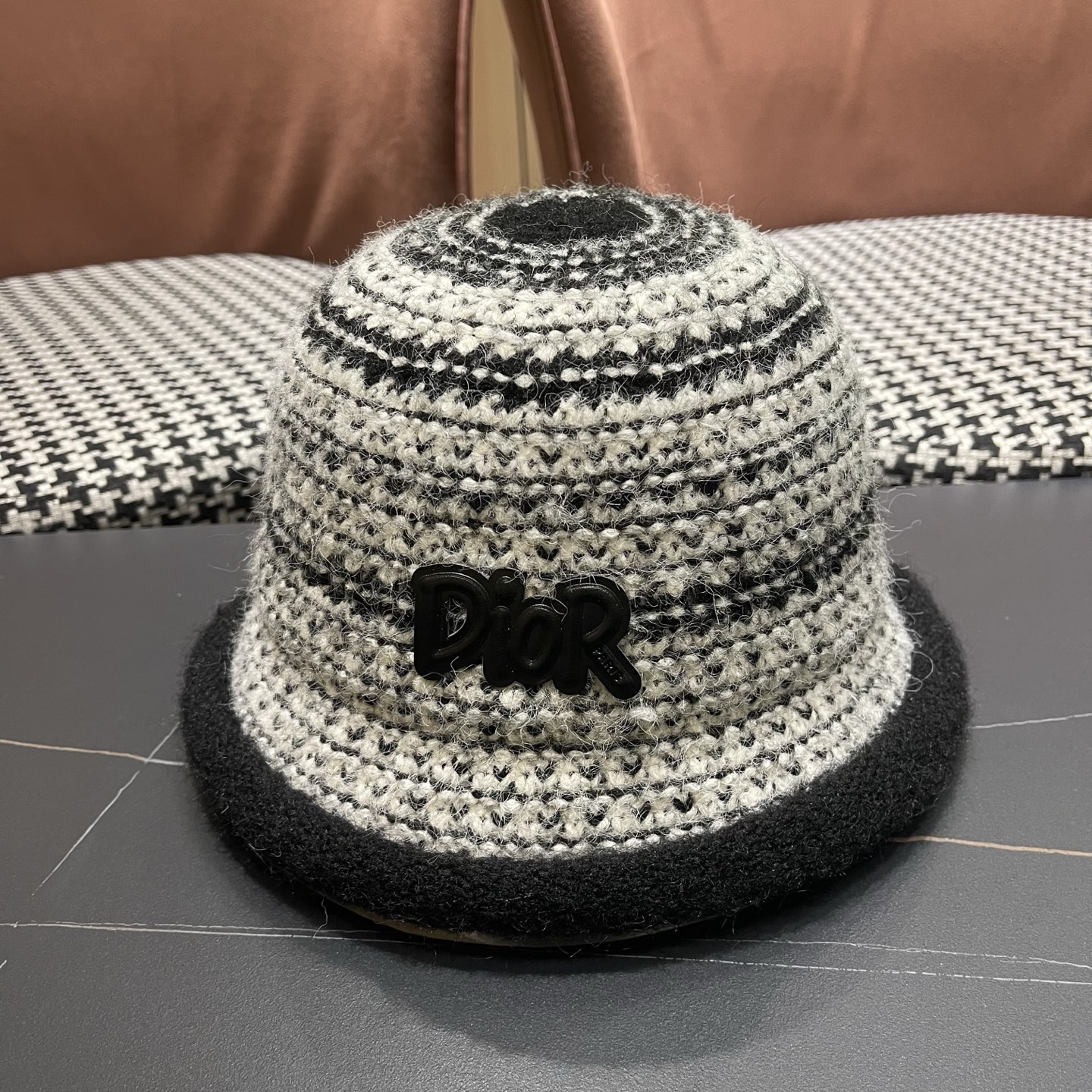 p80 Dior迪奥 秋冬季日系复古针织卷边渔夫帽子女 时尚百搭显脸小遮阳盆帽毛线帽