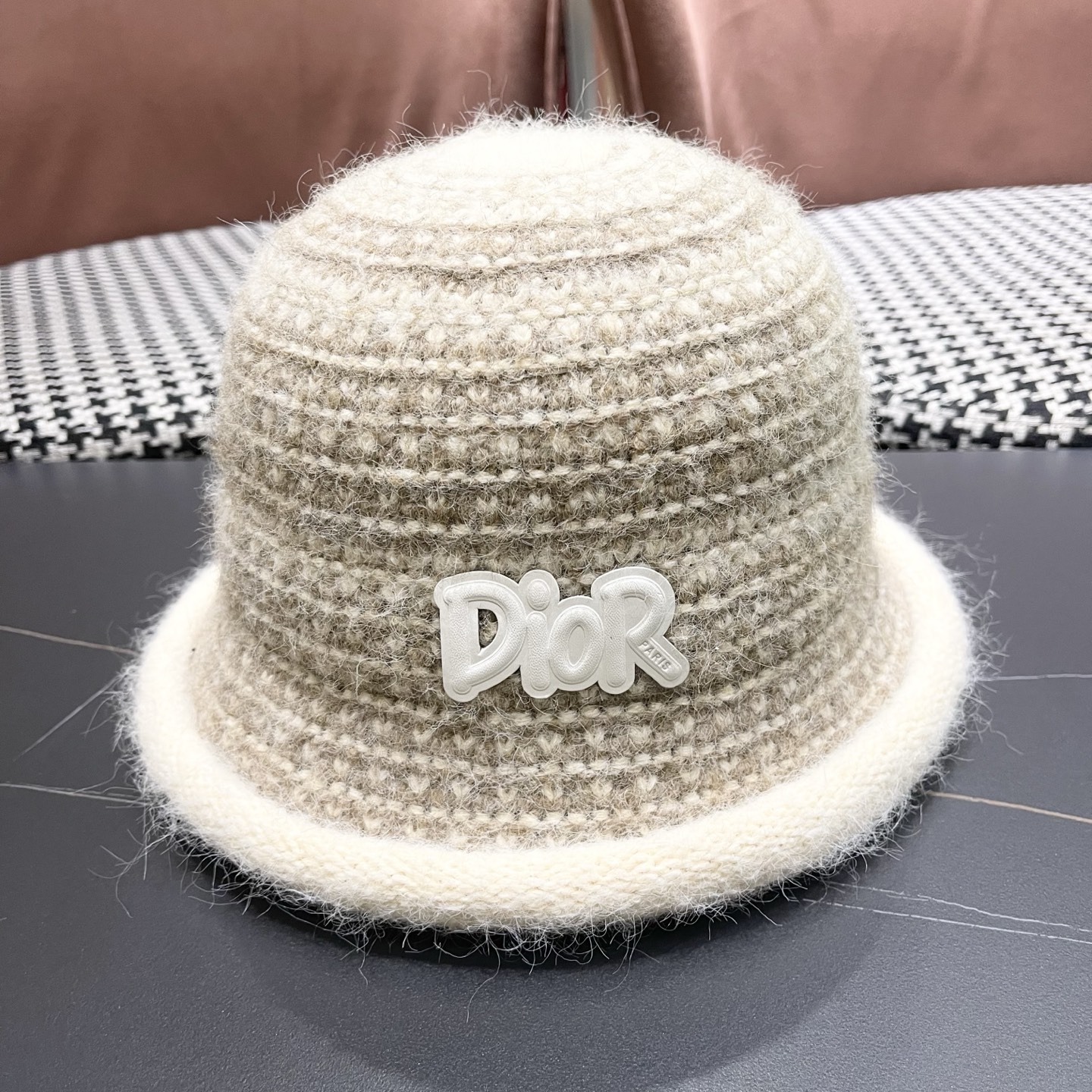 p80 Dior迪奥 秋冬季日系复古针织卷边渔夫帽子女 时尚百搭显脸小遮阳盆帽毛线帽