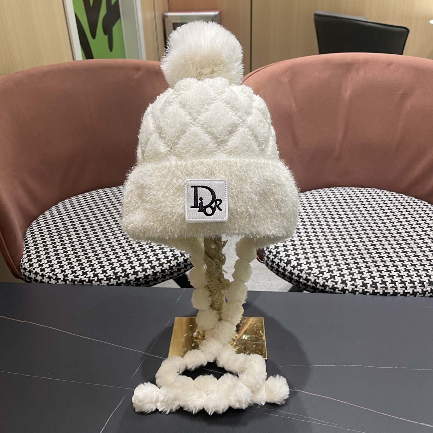 p80 Dior迪奥 韩版毛球加绒保暖护耳帽女冬季户外骑车防寒包头帽时尚百搭雷锋帽