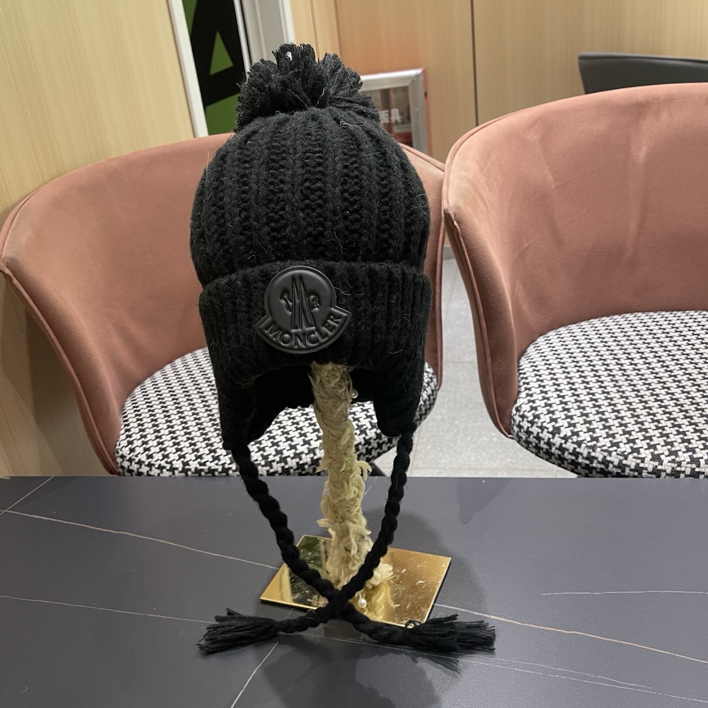 p80 MONCLER(蒙口) 针织毛线帽子女冬季新款护耳包头帽显脸小套头帽百搭时髦雷锋帽冬