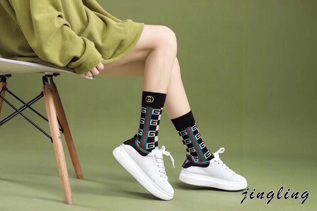 配包装【一盒三双】 GUCCI古奇2025新款刺绣袜子！专柜同步筒袜袜子，💛大牌出街，网红爆款！潮人必备