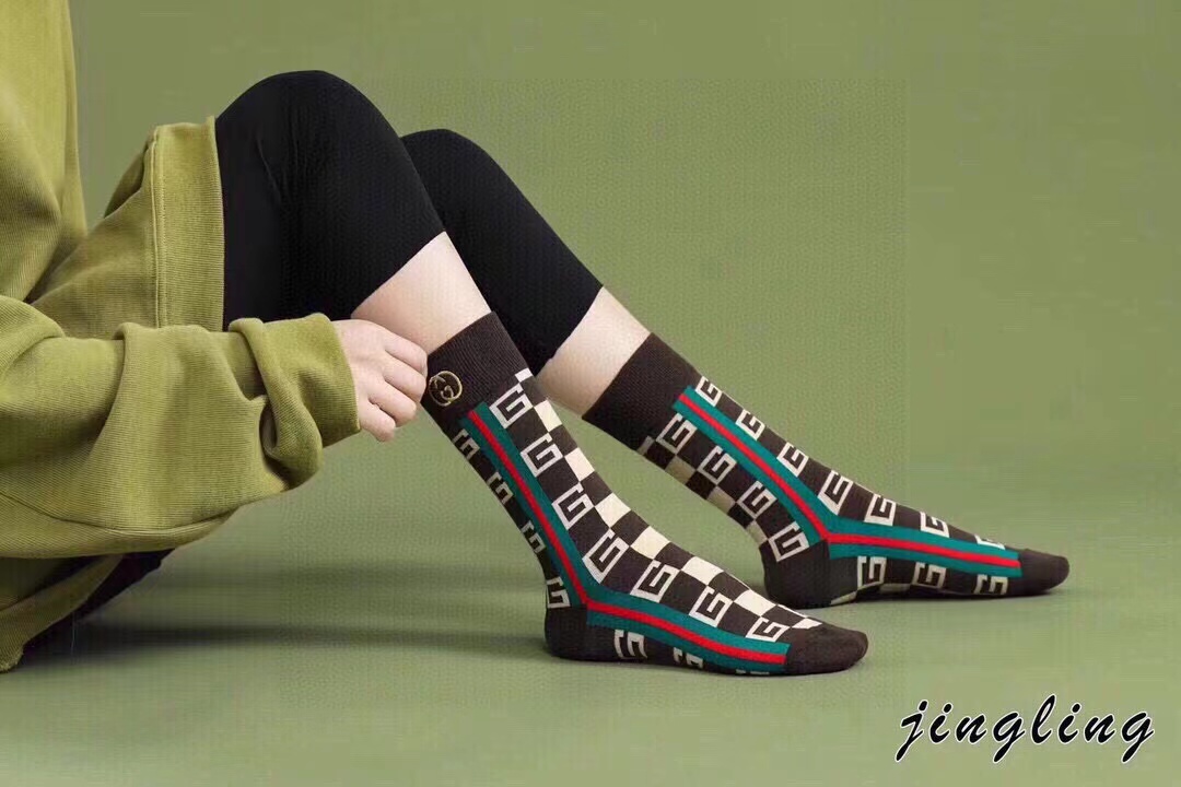 配包装【一盒三双】 GUCCI古奇2025新款刺绣袜子！专柜同步筒袜袜子，💛大牌出街，网红爆款！潮人必备