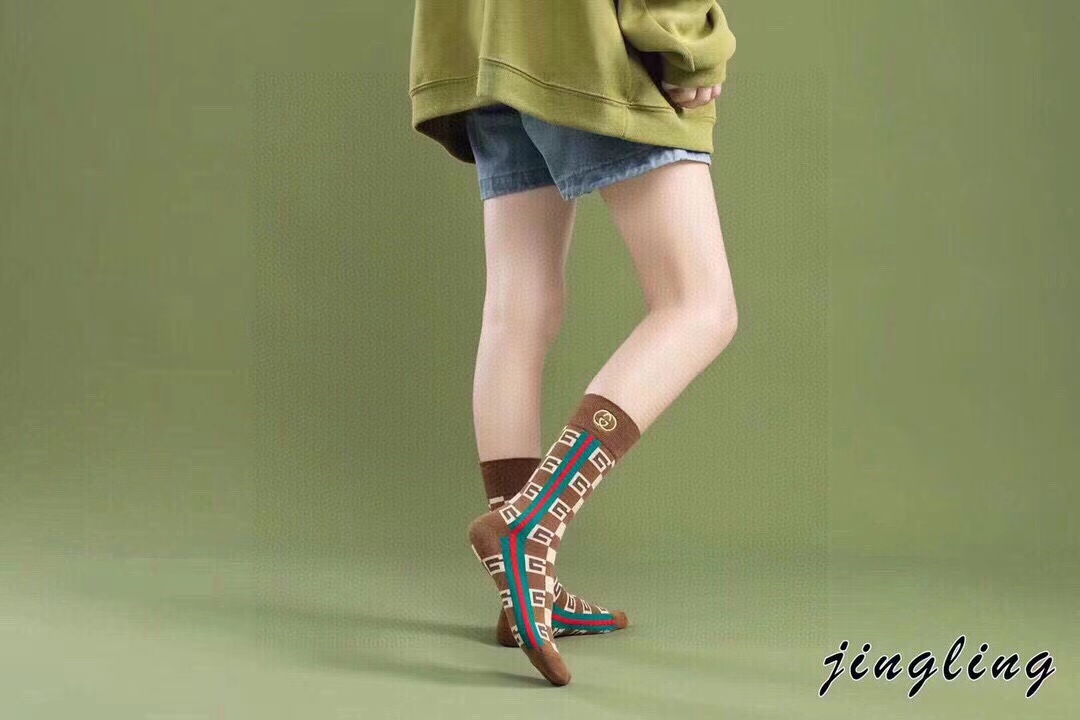 配包装【一盒三双】 GUCCI古奇2025新款刺绣袜子！专柜同步筒袜袜子，💛大牌出街，网红爆款！潮人必备
