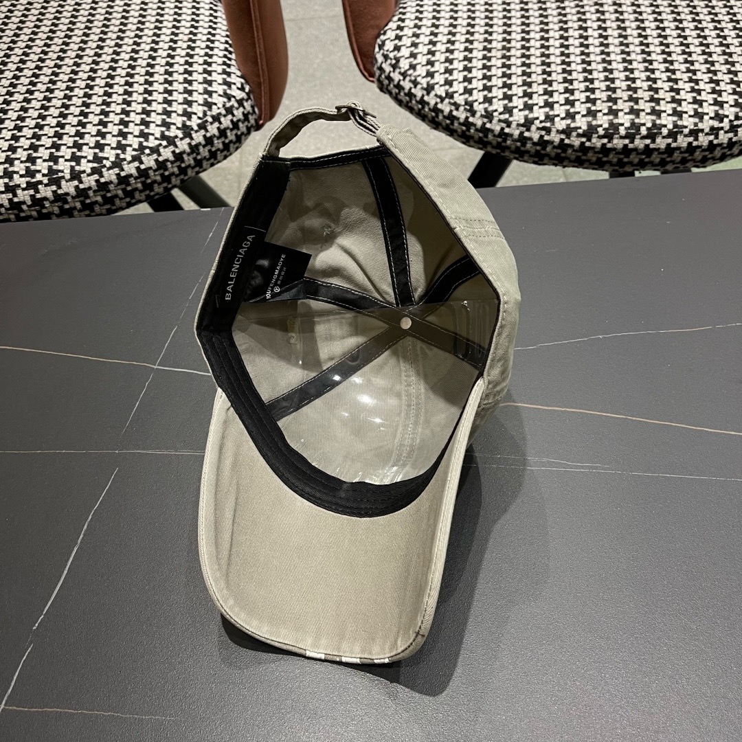 BALENCIAGA巴黎世家新款棒球帽，很酷的色系，男女佩戴都有不同style，巴黎粉必入款！