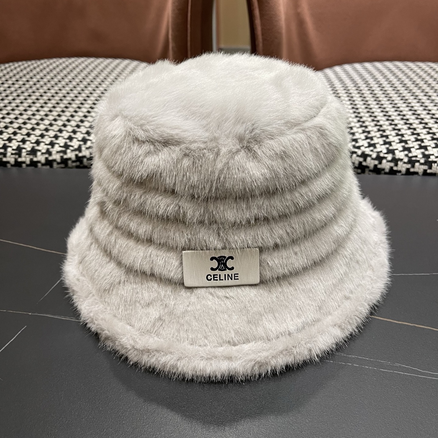 NO:643577,[CELINE Celine] New autumn and winter plush bucket hat bucket hat, simple letter elements are very easy to match, street hats bucket hat baseball cap knitted hat, hat, celine, celine, espadrilles, hats19860909【CELINE赛琳】新款秋冬毛绒绒小桶帽渔夫帽,简约字母元素超好搭配,出街单品帽子渔夫帽棒球帽针织帽,帽子,celine,celine,espadrilles,hats,hat