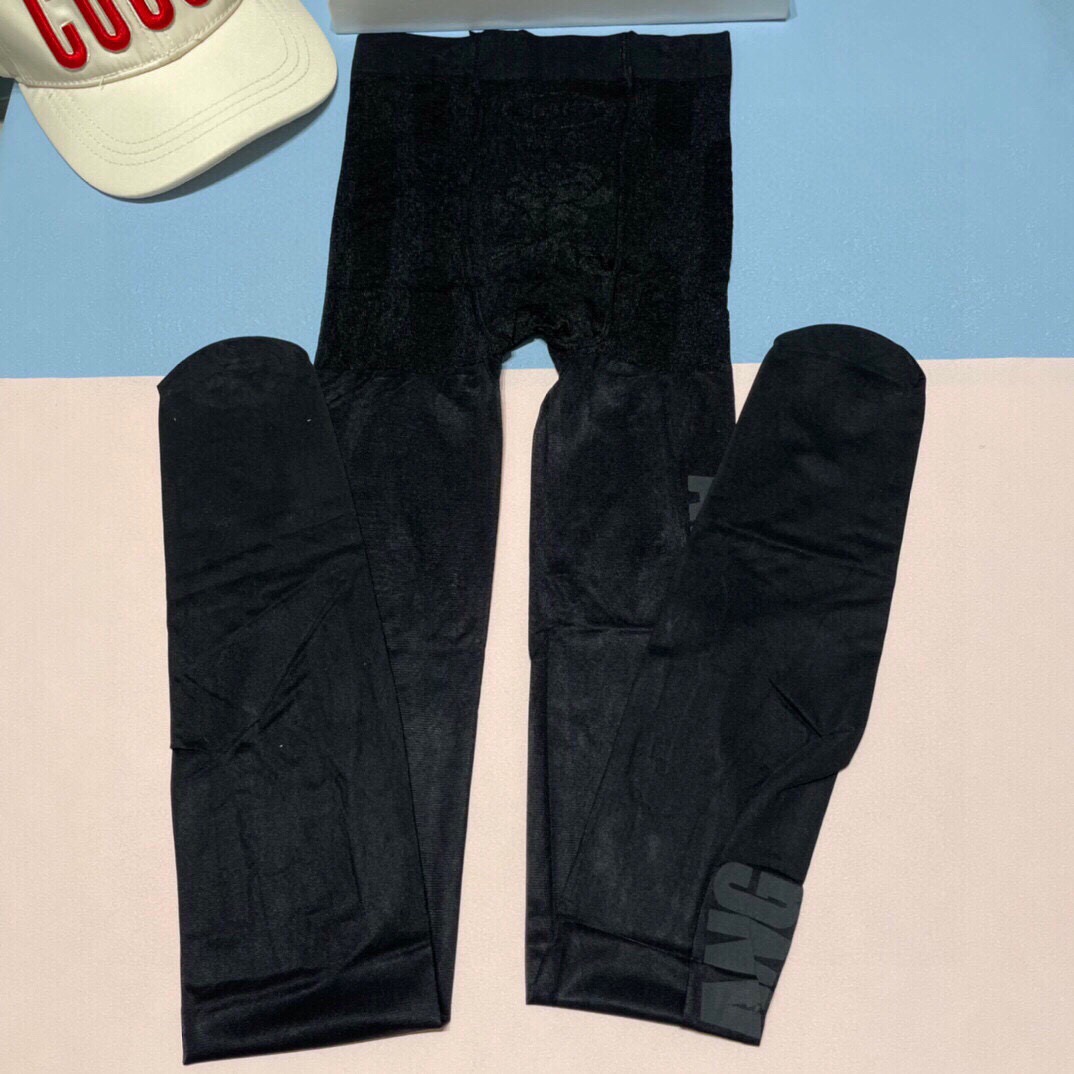 配包装【一盒三双】 GUCCI古奇2025新款刺绣袜子！专柜同步筒袜袜子，💛大牌出街，网红爆款！潮人必备