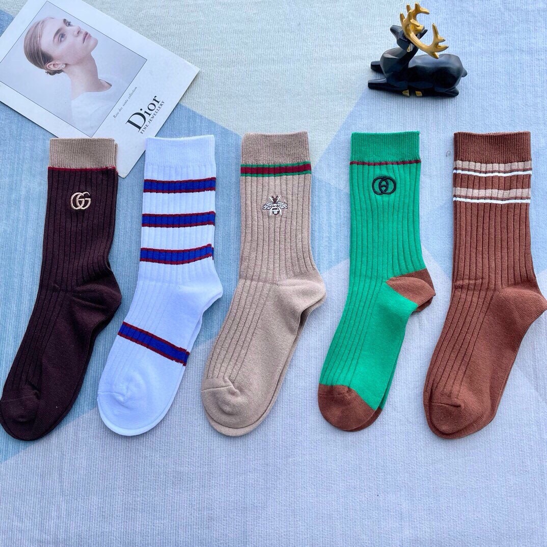 配包装【一盒五双】 古奇gucci专柜新款男女款中筒袜子❗️专柜同步上新，超柔软舒适，专柜爆款GG系列超