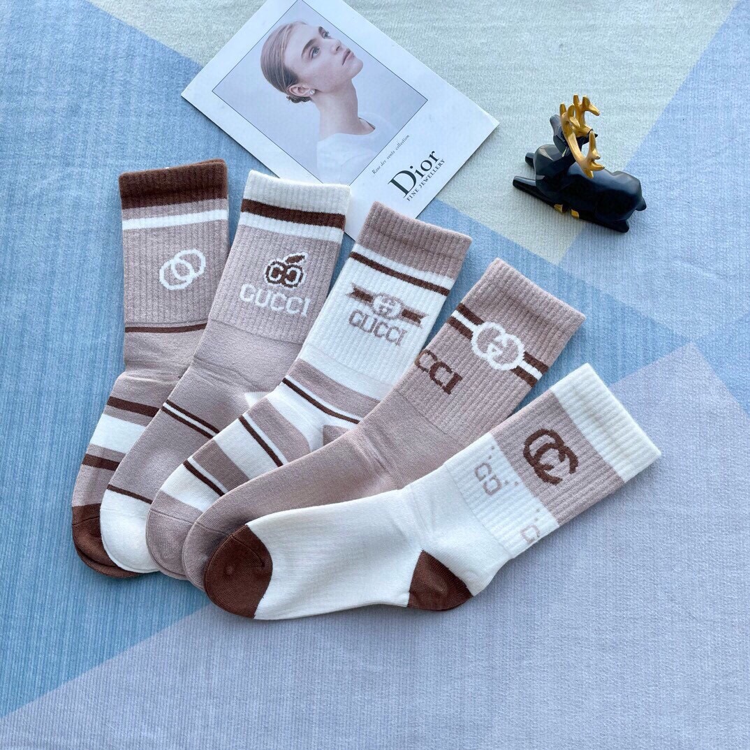 【一盒5双】Gucci古奇高版本兔绒袜子🔥超级柔软🔥🔥潮人必不能少的Gucci专柜代购品质 长筒袜子 ，