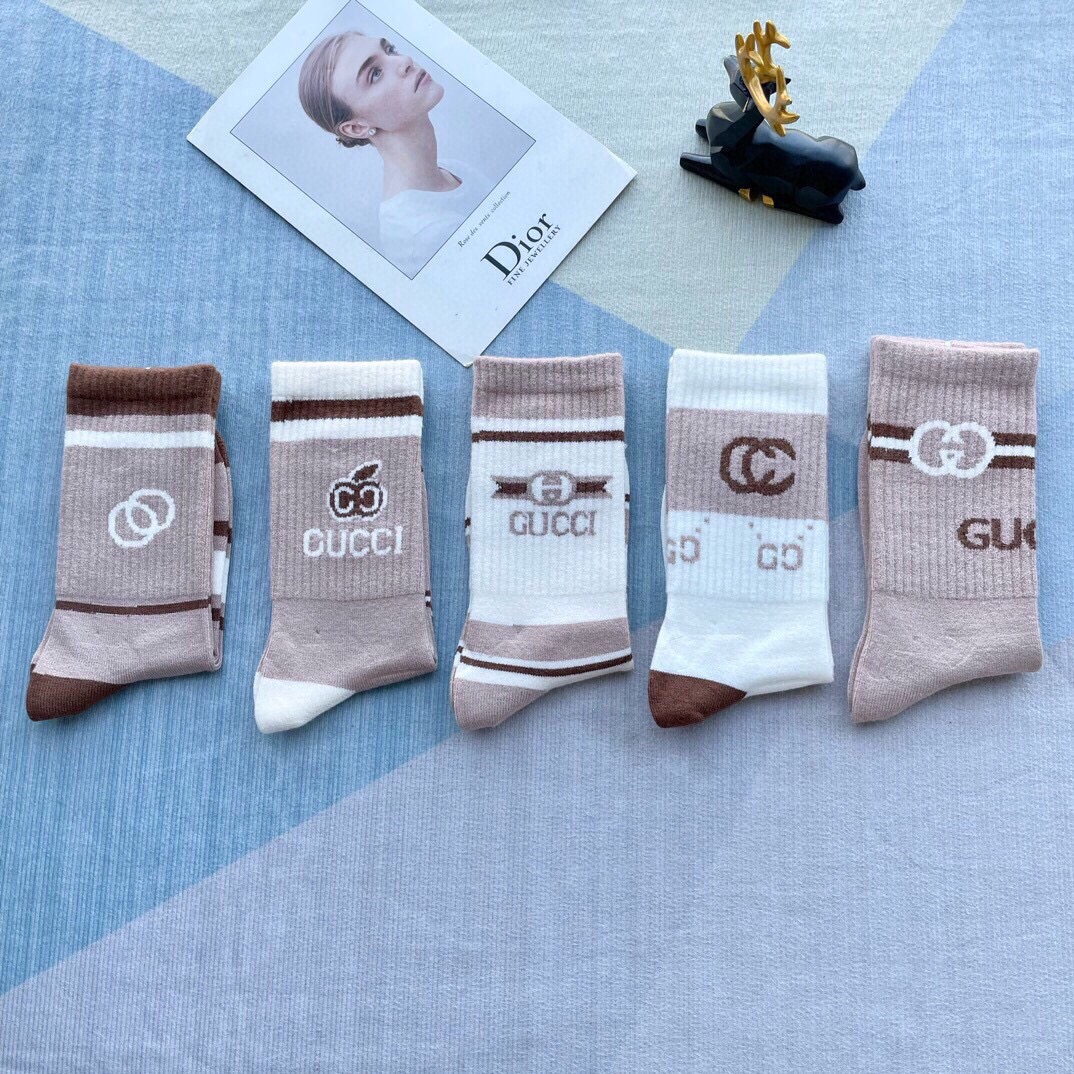 【一盒5双】Gucci古奇高版本兔绒袜子🔥超级柔软🔥🔥潮人必不能少的Gucci专柜代购品质 长筒袜子 ，