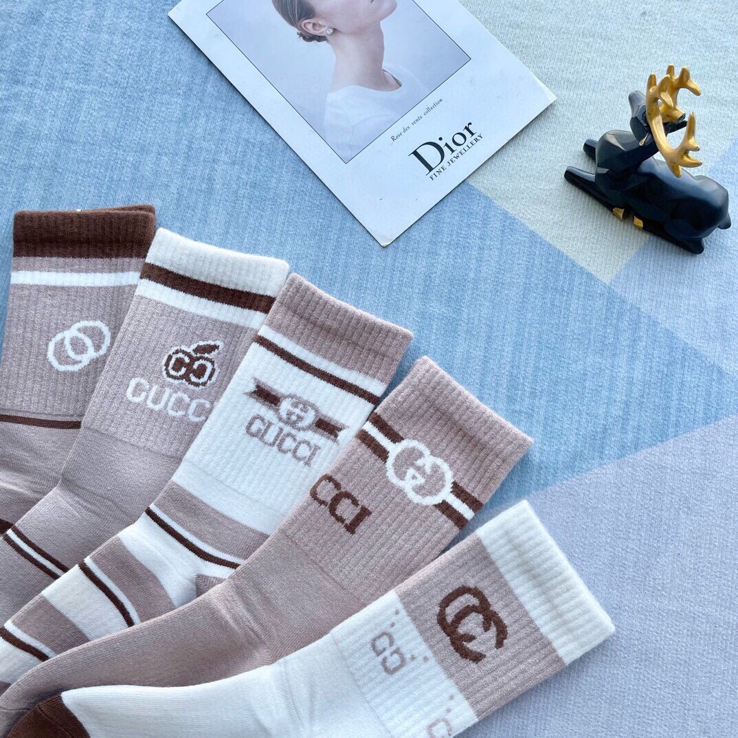【一盒5双】Gucci古奇高版本兔绒袜子🔥超级柔软🔥🔥潮人必不能少的Gucci专柜代购品质 长筒袜子 ，