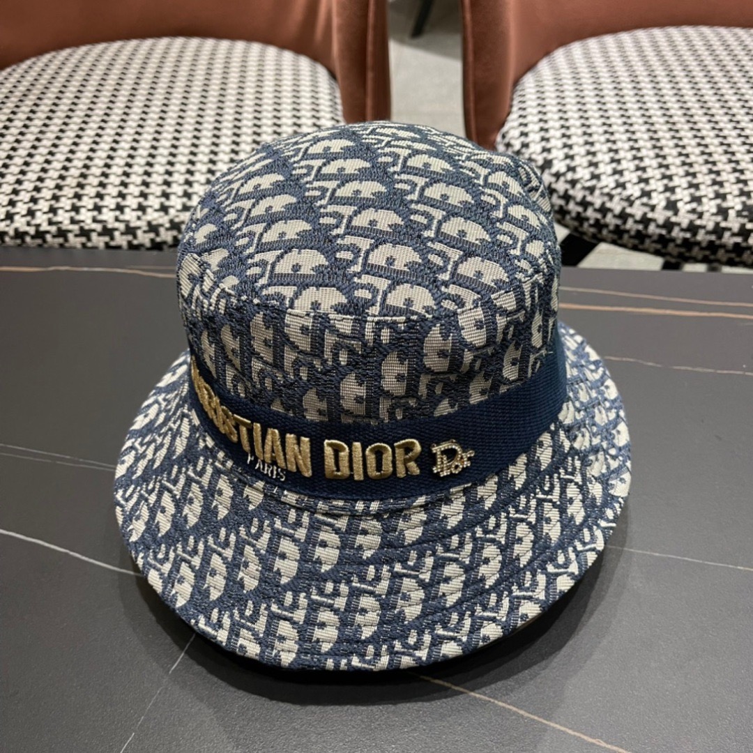 迪奥Dior😍官网最新迪奥logo渔夫帽，防晒指数超高，可随意折叠，携带方便🤗