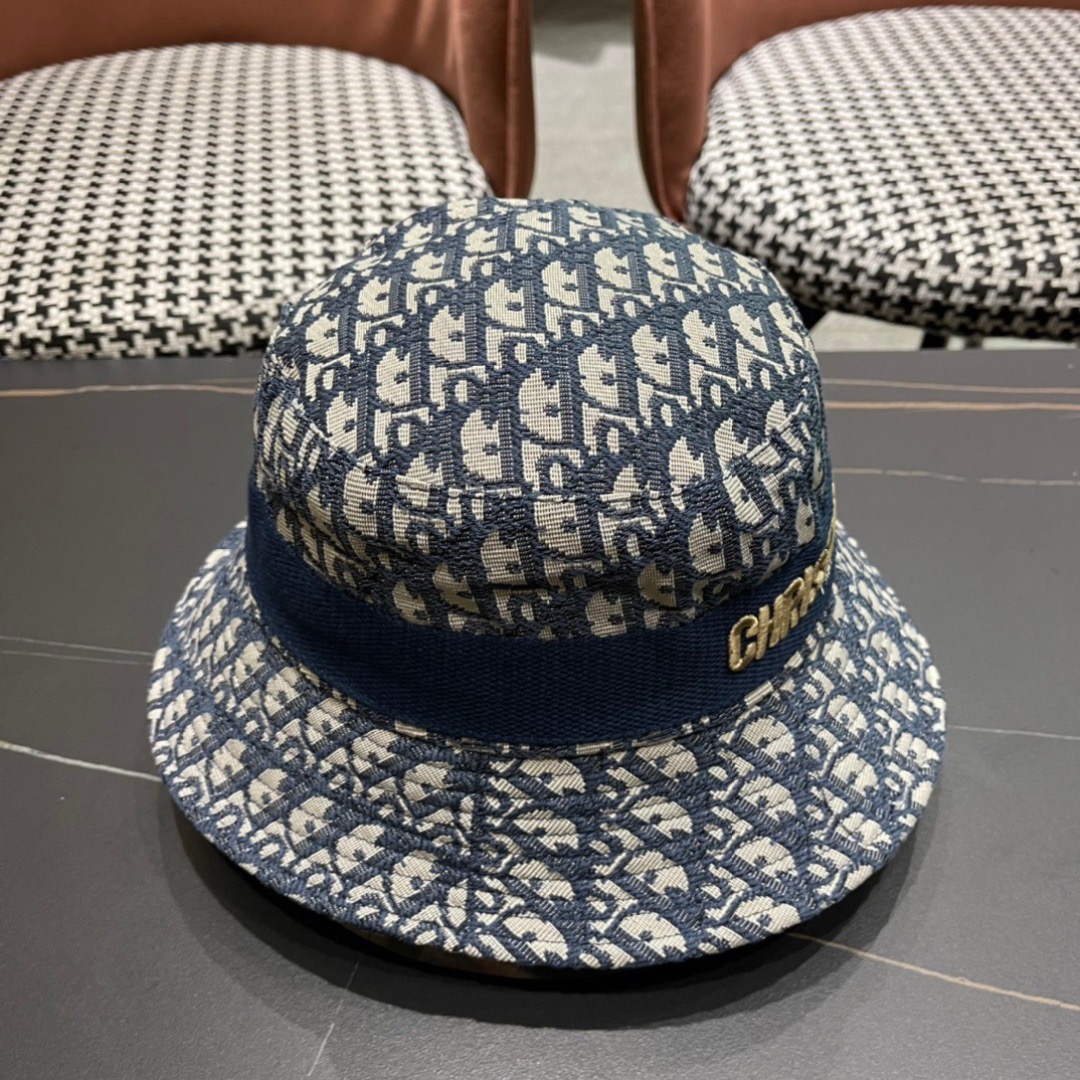 迪奥Dior😍官网最新迪奥logo渔夫帽，防晒指数超高，可随意折叠，携带方便🤗