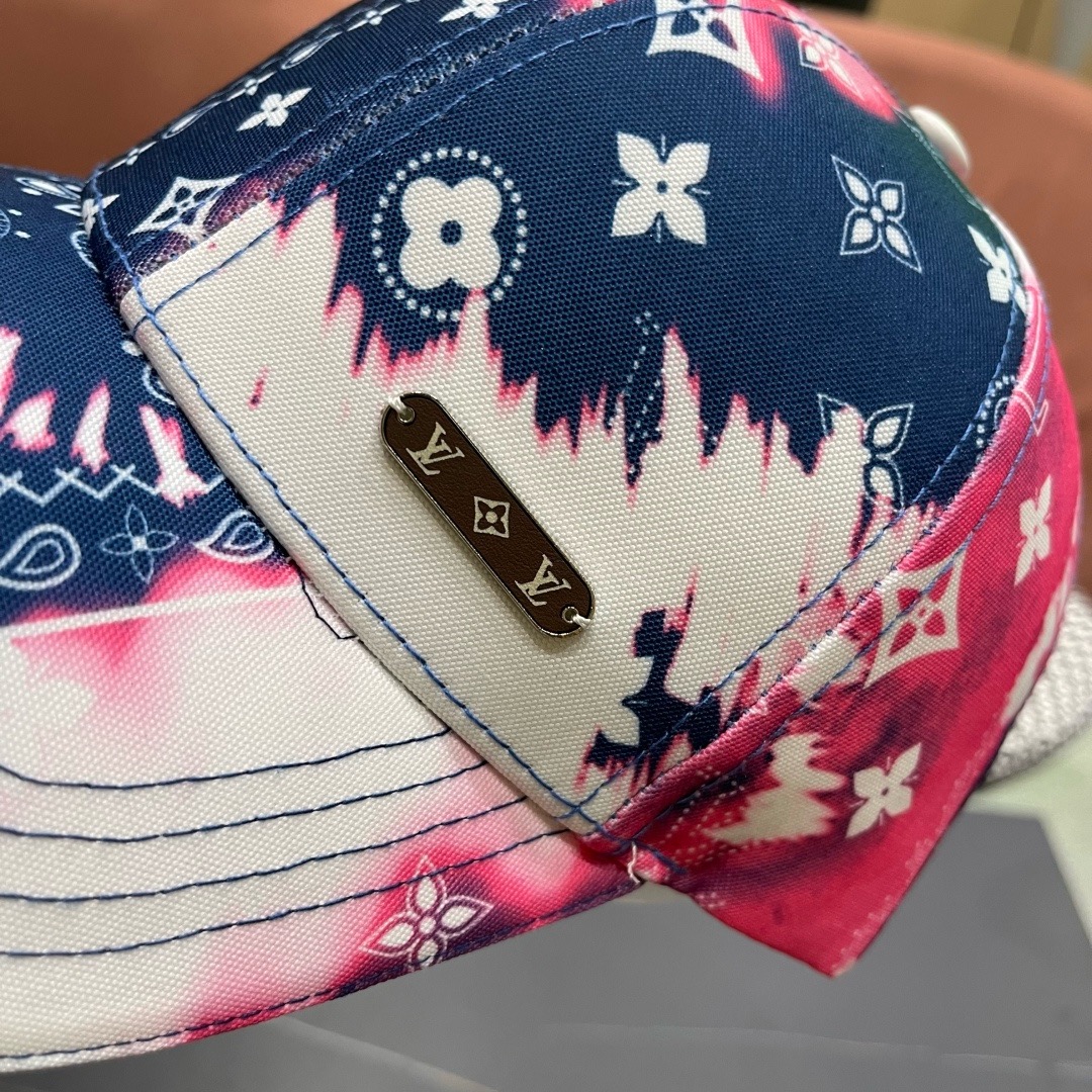 路易威登棒球帽LouisVuitton👒😍新款LV棒球帽，重工打造♥完美刺绣，高端大气，百搭款🤗男女通用